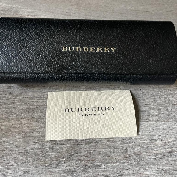 BURBERRY sunglasses - Picture 3 of 3